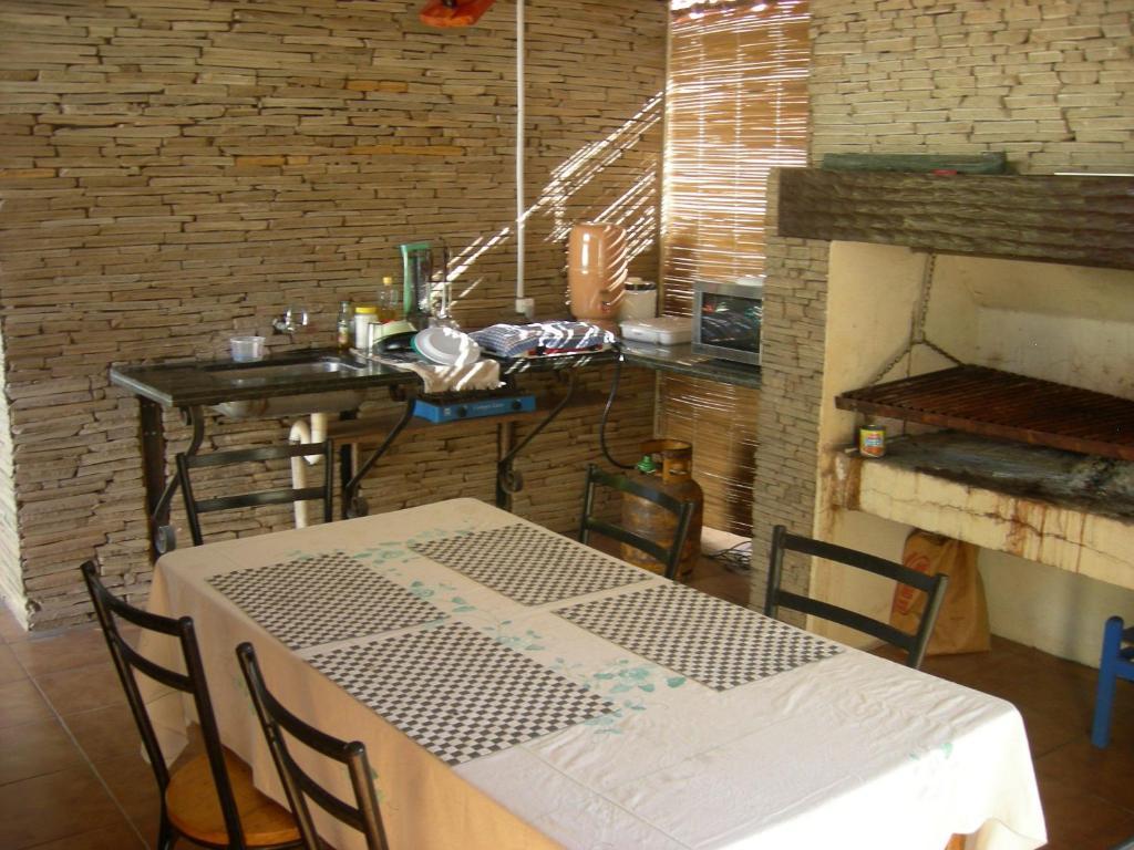 Hostal Los Aventureros ซานตาครูซเดอลาเซียร์รา ภายนอก รูปภาพ