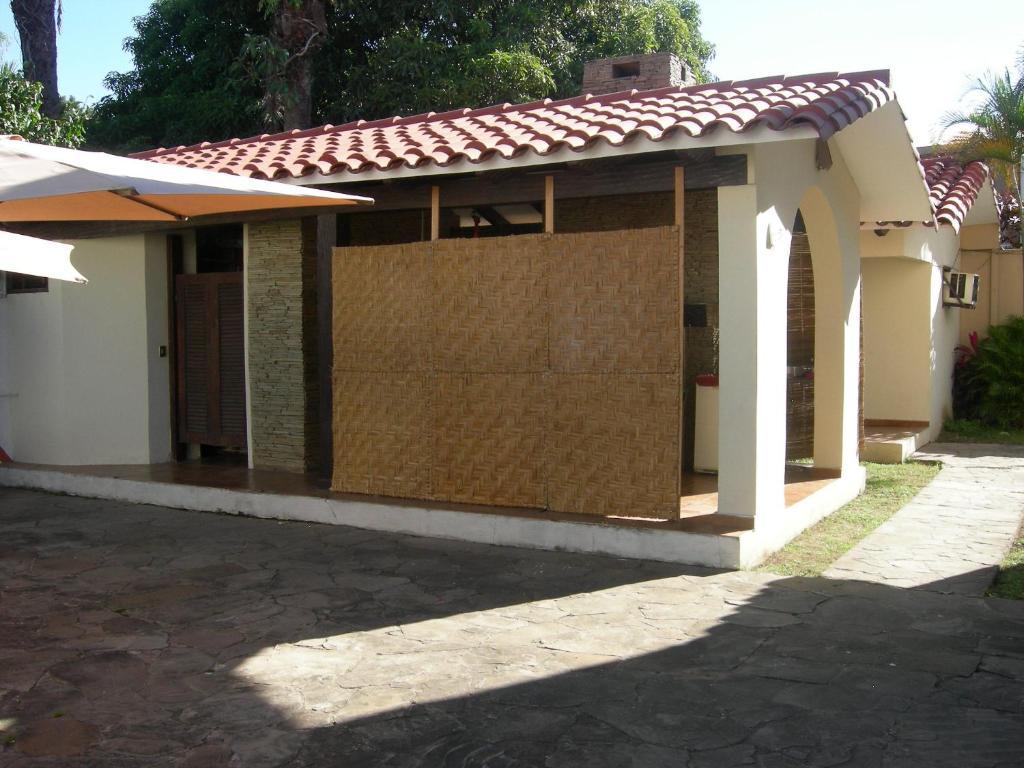 Hostal Los Aventureros ซานตาครูซเดอลาเซียร์รา ภายนอก รูปภาพ