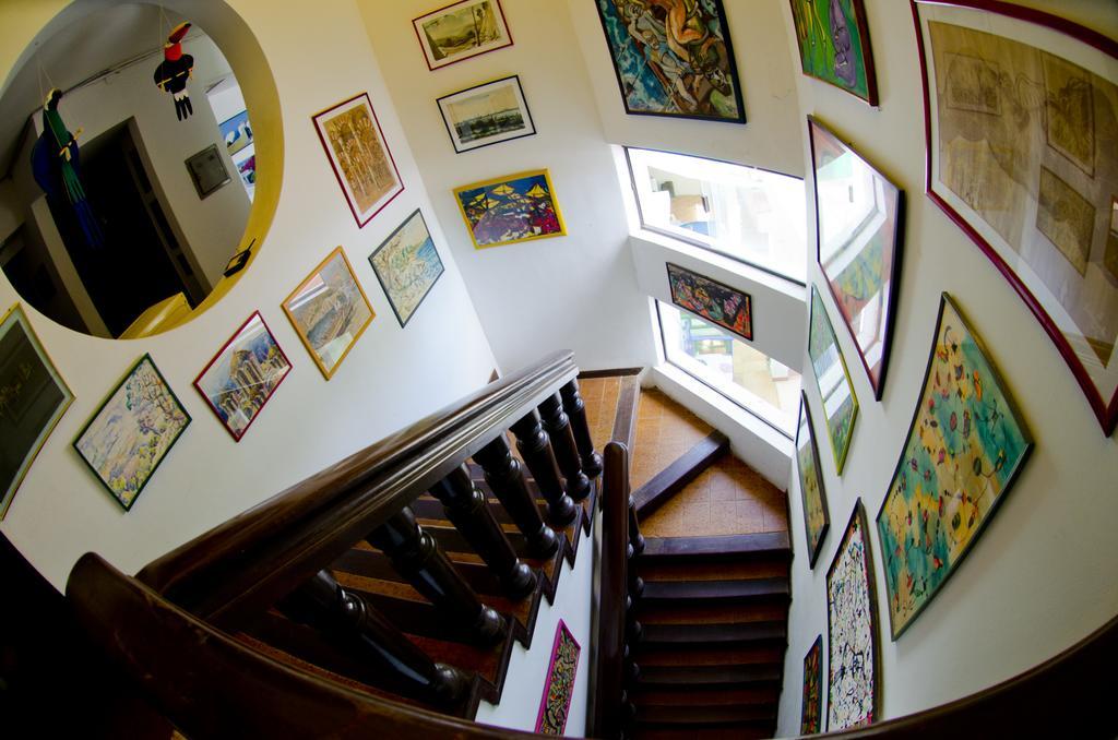 Hostal Los Aventureros ซานตาครูซเดอลาเซียร์รา ภายนอก รูปภาพ