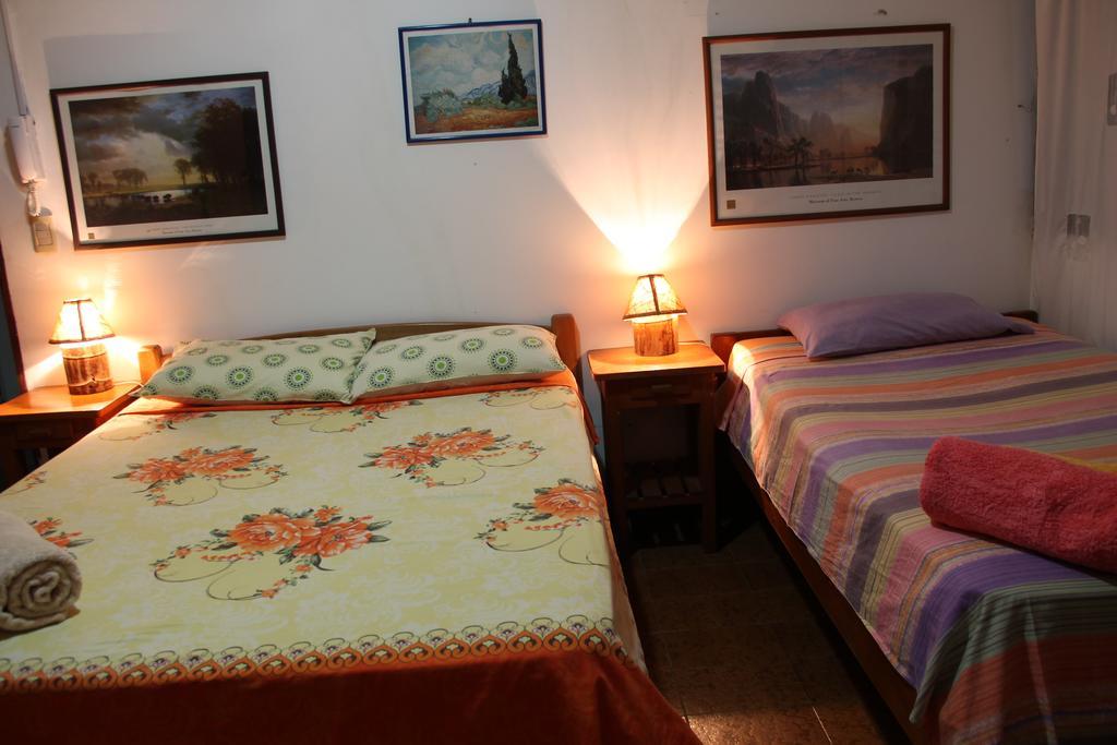 Hostal Los Aventureros ซานตาครูซเดอลาเซียร์รา ภายนอก รูปภาพ