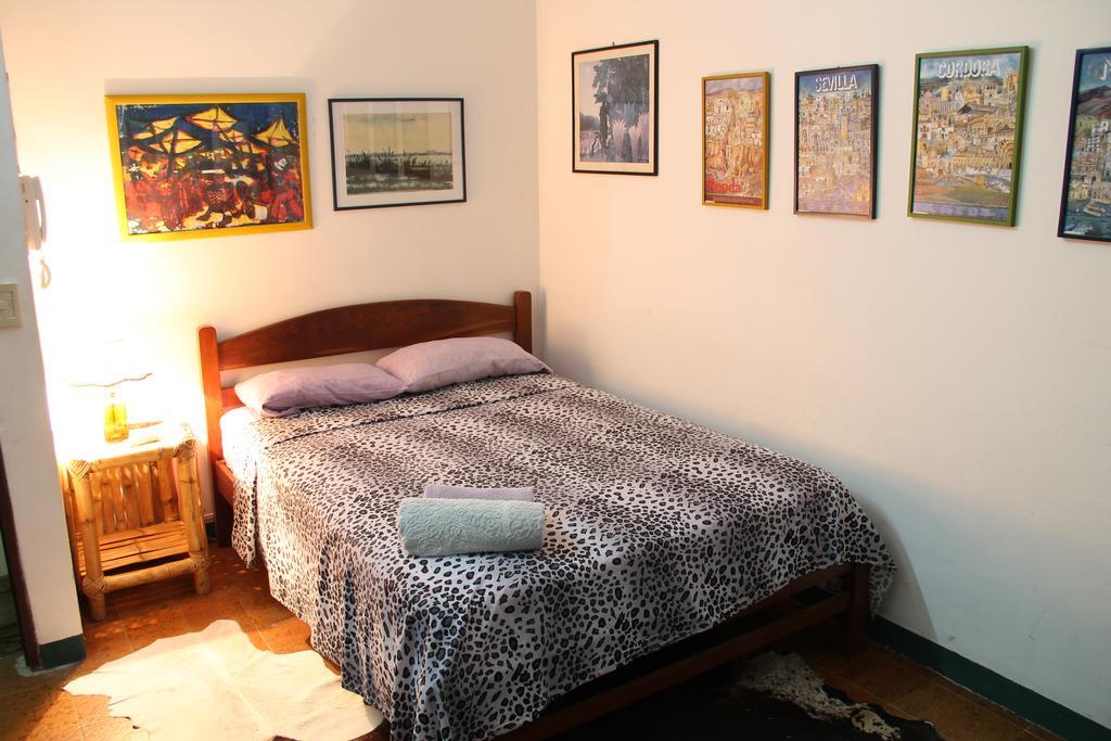 Hostal Los Aventureros ซานตาครูซเดอลาเซียร์รา ภายนอก รูปภาพ