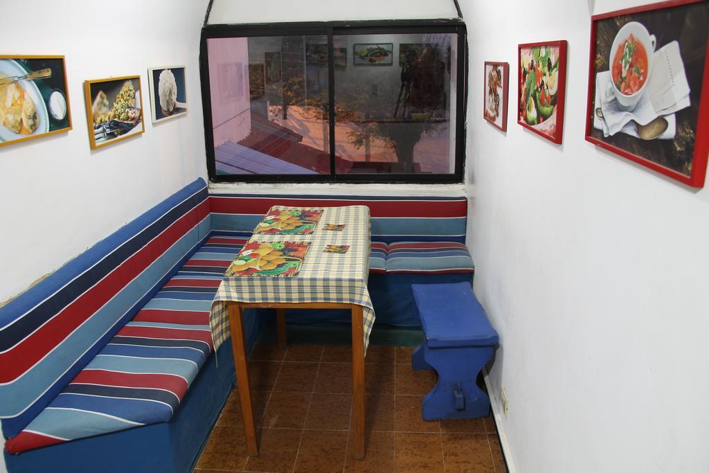Hostal Los Aventureros ซานตาครูซเดอลาเซียร์รา ภายนอก รูปภาพ