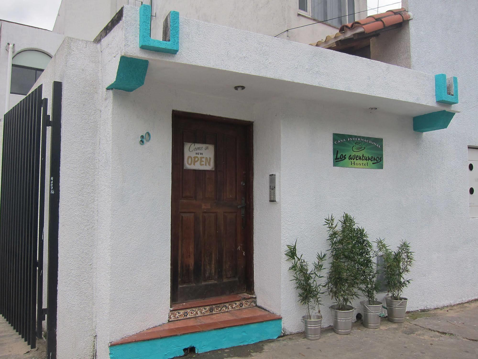 Hostal Los Aventureros ซานตาครูซเดอลาเซียร์รา ภายนอก รูปภาพ